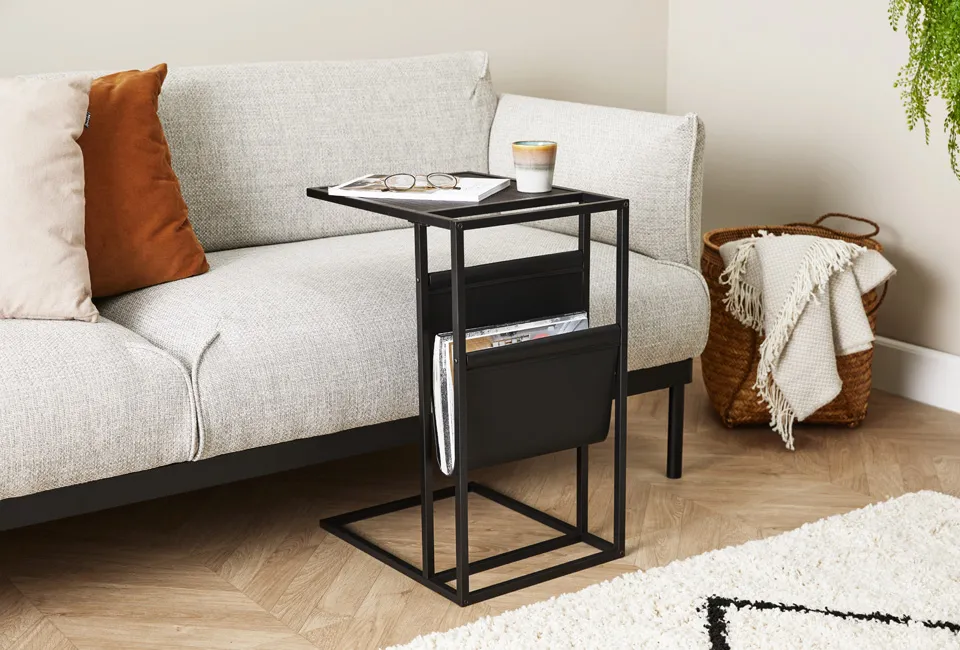 Table d'appoint avec porte-revues intégré