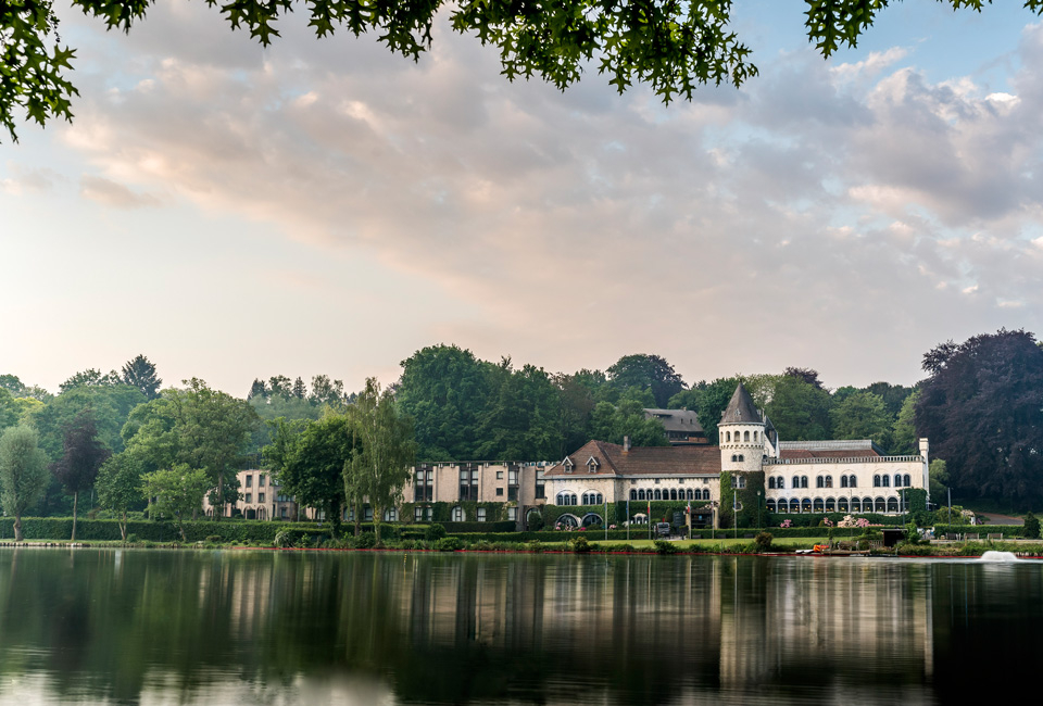 Vijfsterrenverblijf in kasteelhotel (1, 2 of 3 nachten) aan meer van Genval - Martin´s Château du Lac*****