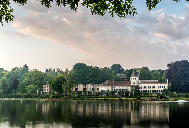 Vijfsterrenverblijf in kasteelhotel (1, 2 of 3 nachten) aan meer van Genval - Martin´s Château du Lac*****