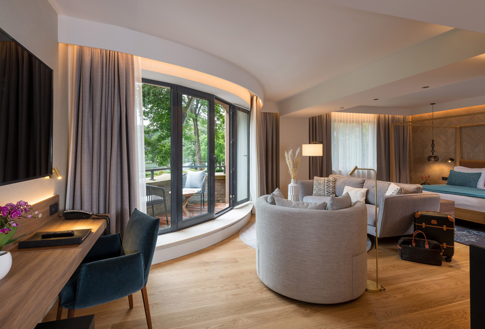 Vijfsterrenverblijf in kasteelhotel (1, 2 of 3 nachten) aan meer van Genval - Martin´s Château du Lac*****