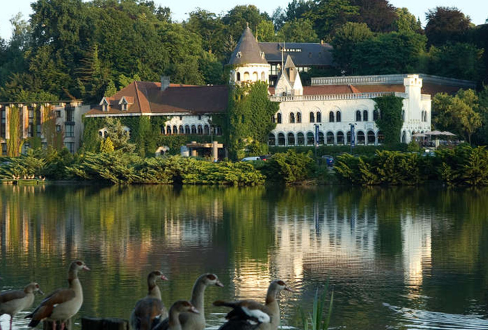 Vijfsterrenverblijf in kasteelhotel (1, 2 of 3 nachten) aan meer van Genval - Martin´s Château du Lac*****