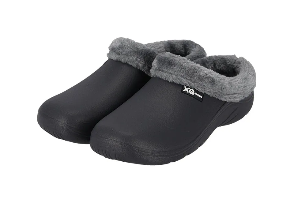 Comfortable garden clogs with soft lining