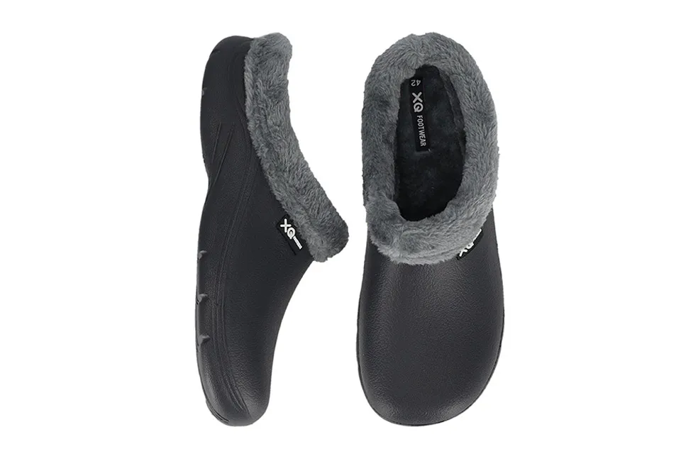 Comfortable garden clogs with soft lining