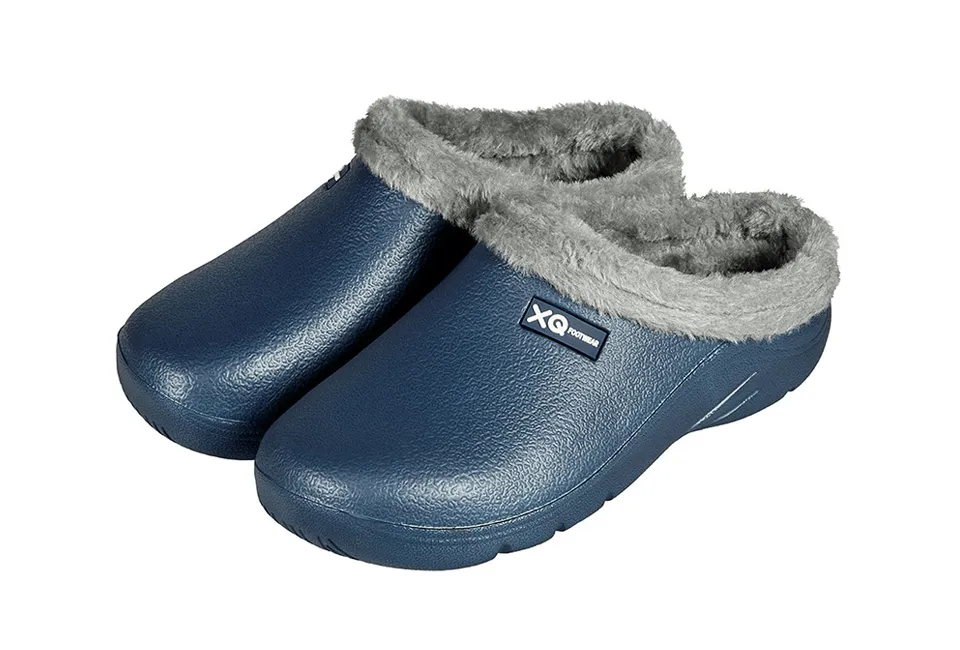 Comfortable garden clogs with soft lining