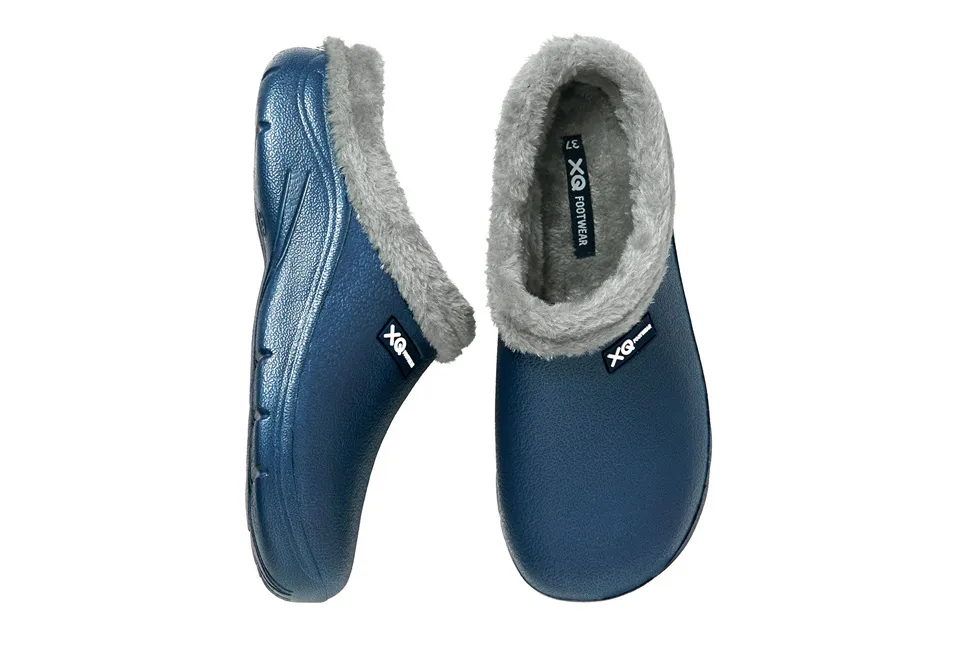 Comfortable garden clogs with soft lining