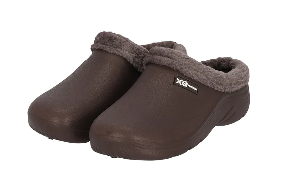 Comfortable garden clogs with soft lining