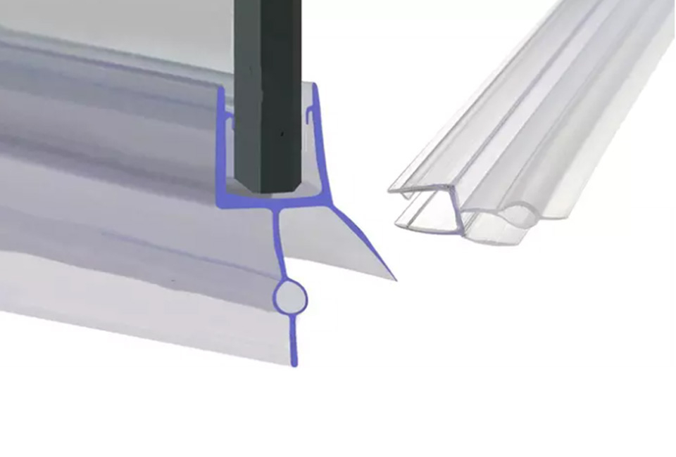 Anti-leak strip for the shower door
