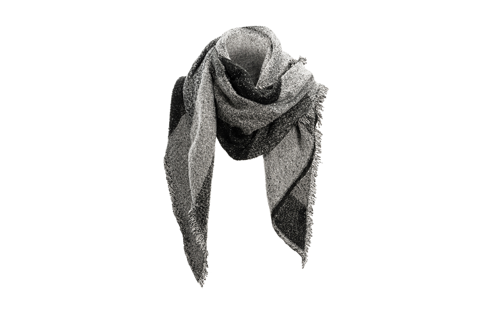 Deliciously warm and stylish scarf