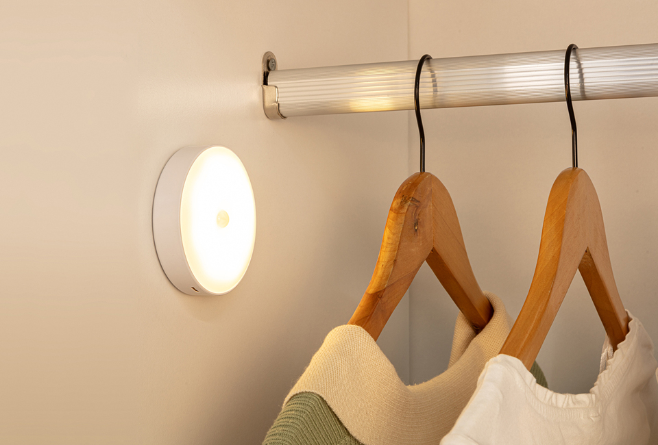 Set aus 4 LED-Spots mit Sensor