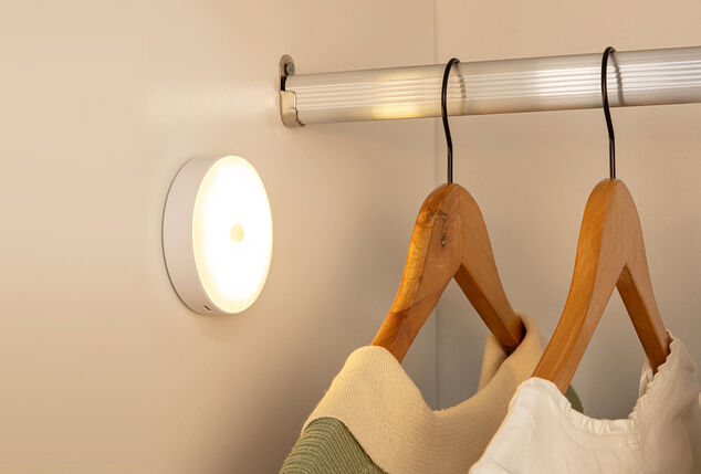 Set aus 4 LED-Spots mit Sensor