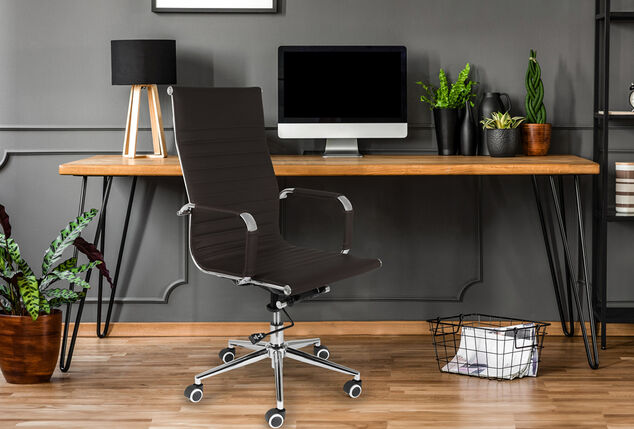 Élégante chaise de bureau en cuir avec dossier haut