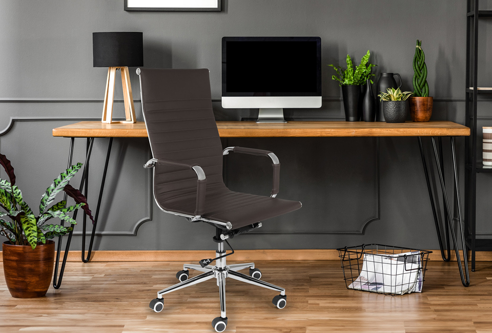 Élégante chaise de bureau en cuir avec dossier haut