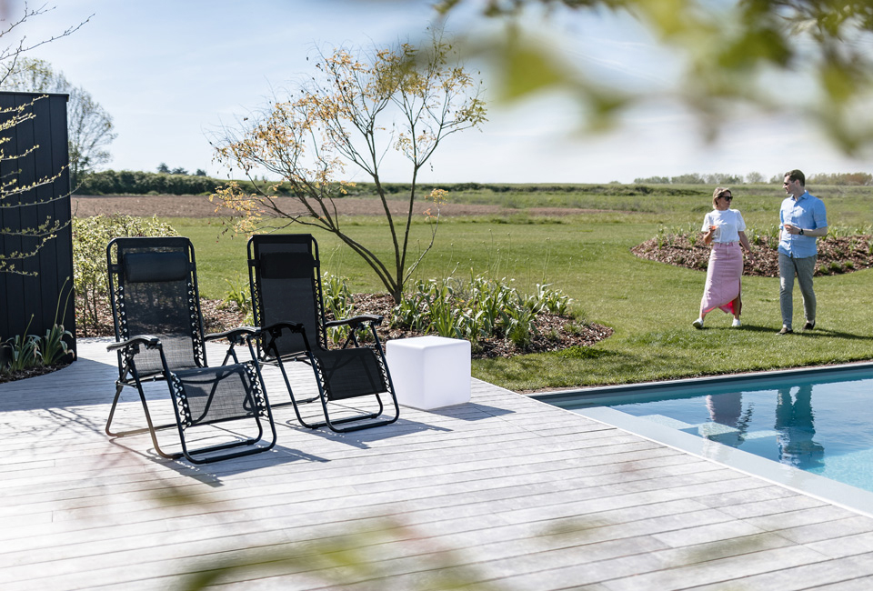 Verstelbare relaxstoel met of zonder zonneklep en bekerhouder
