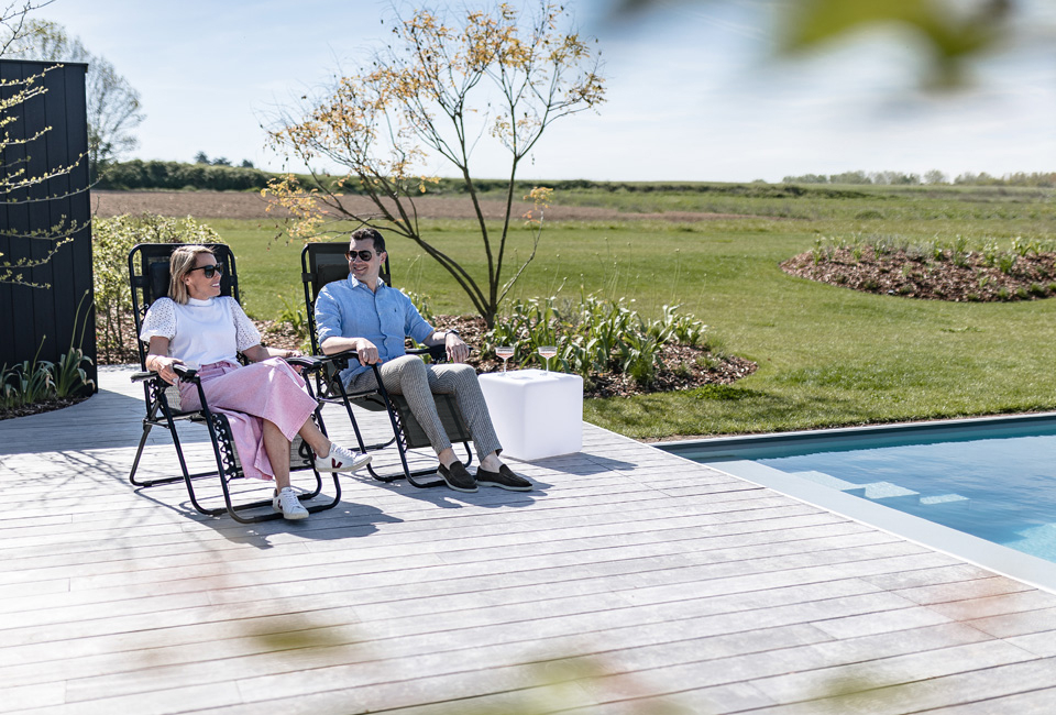 Verstelbare relaxstoel met of zonder zonneklep en bekerhouder