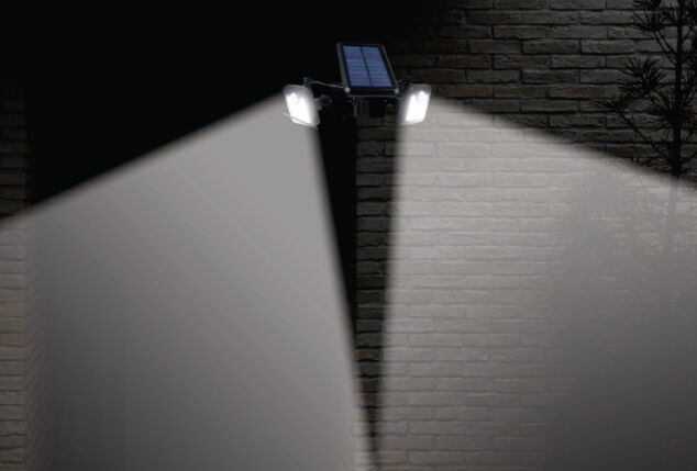 Leistungsstarke, solarbetriebene Eckleuchte mit Bewegungsmelder