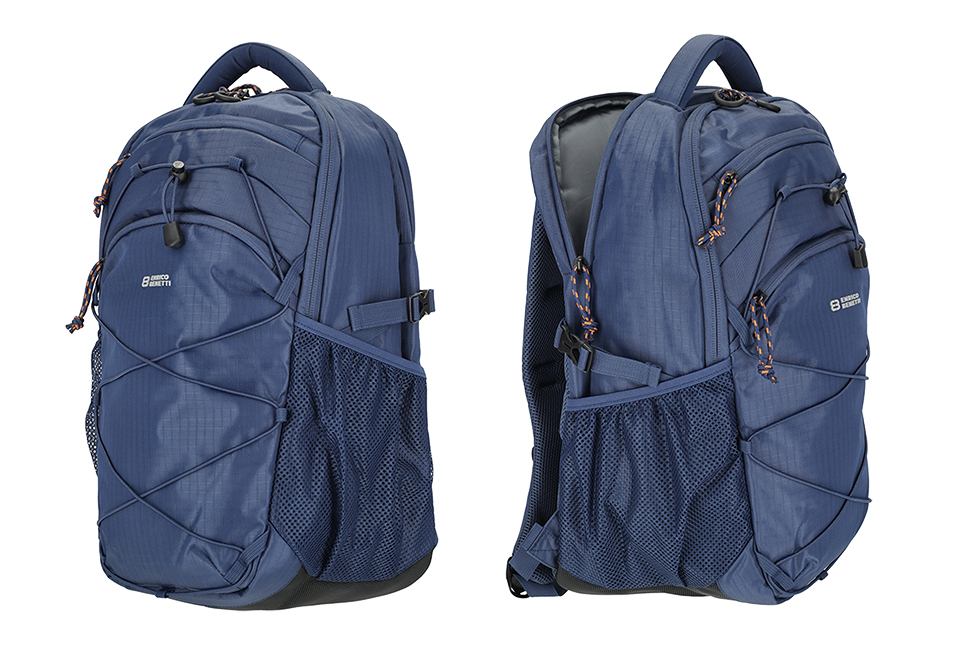 Comfortable, versatile hiking backpack with padded back panel
