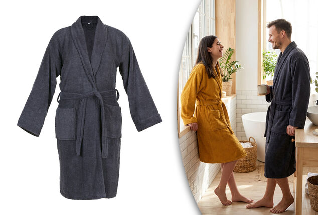 A wonderfully soft cotton bathrobe for men and women