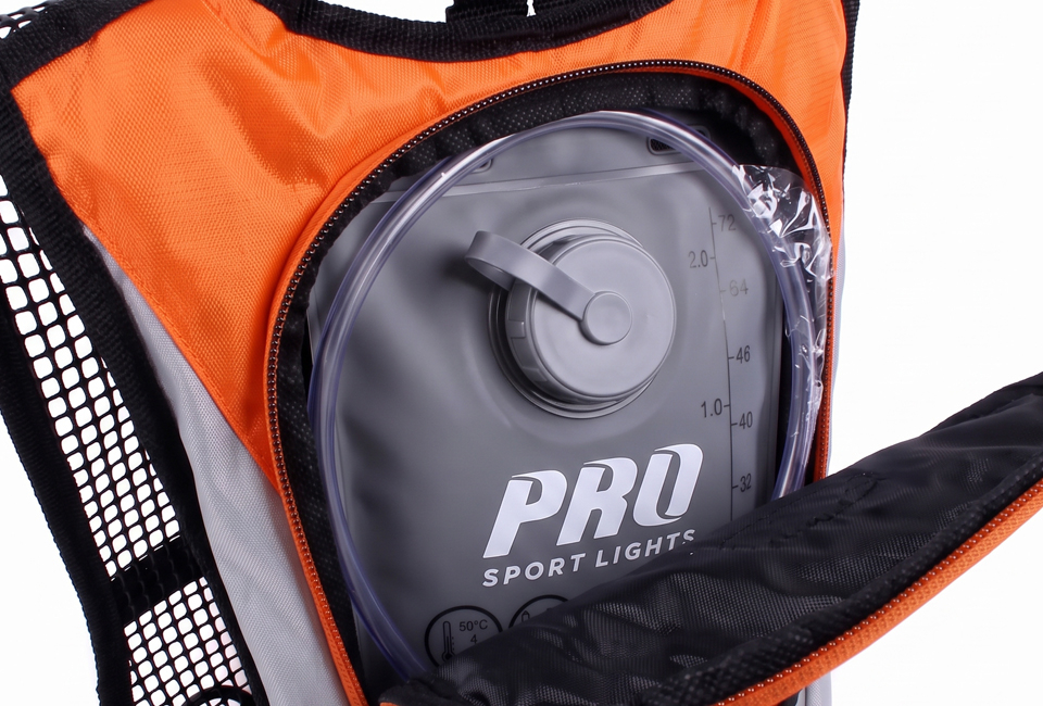 Handy hydration backpack in black or orange - ideal for running, cycling and hiking