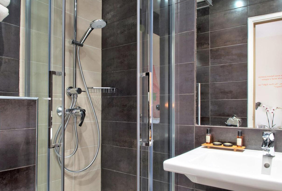 2 oder 3 Übernachtungen mit Frühstück im stilvollen Hotel Alpha Paris Eiffel***